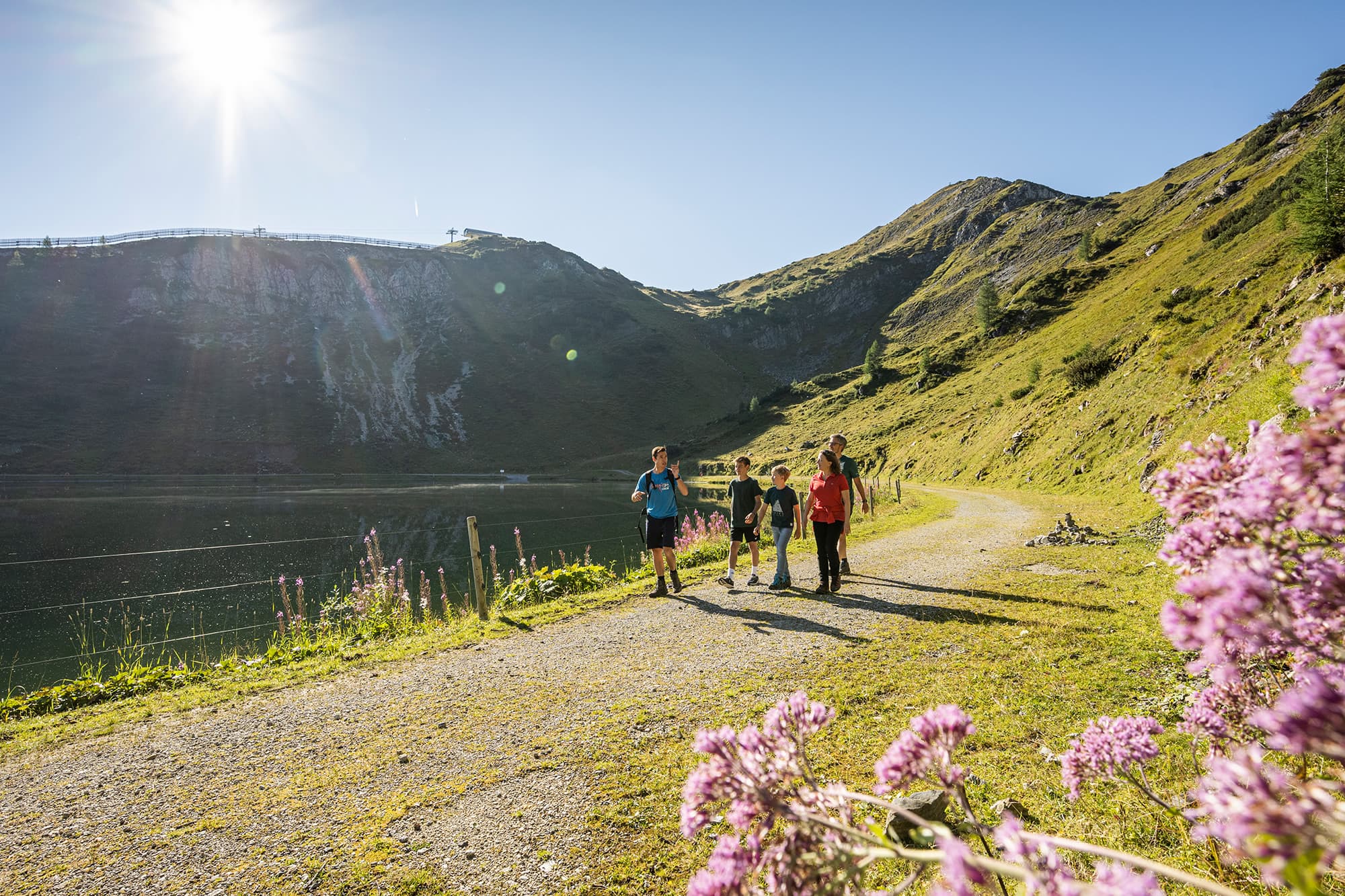 Wanderung rund um den Hauptwasserspeicher Seekarsee in der Wanderregion Zauchensee im Salzburgerland